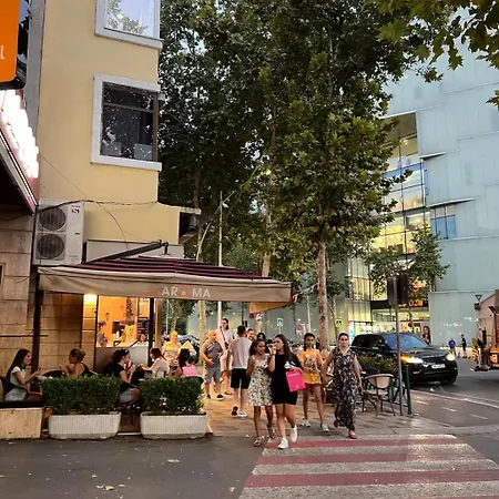 Lovely Center Тирана