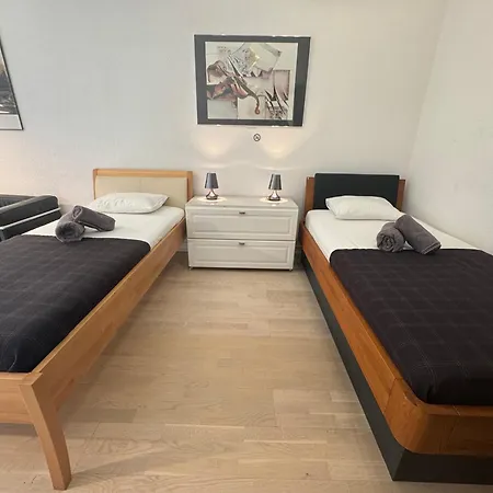 Lovely Center Тирана