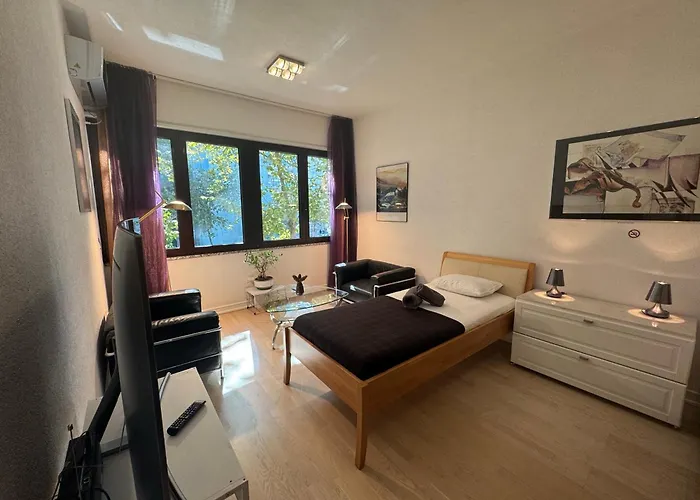 Lovely Center 公寓 地拉那